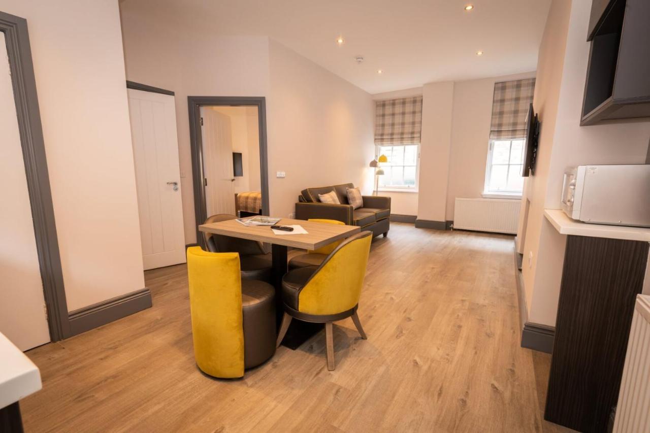 Court Residence Aparthotel Linlithgow Esterno foto