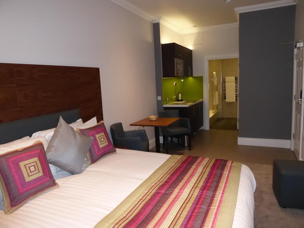 Court Residence Aparthotel Linlithgow Esterno foto