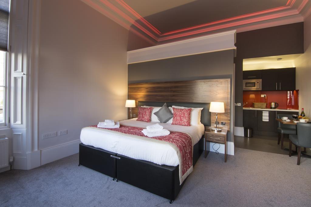 Court Residence Aparthotel Linlithgow Esterno foto