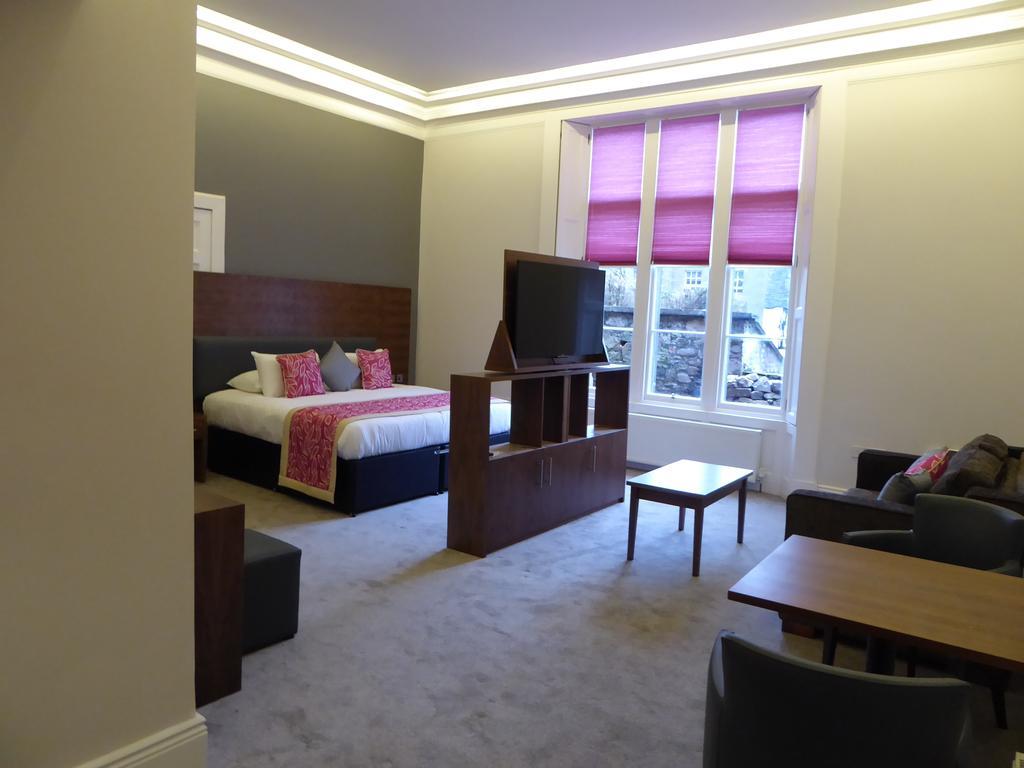 Court Residence Aparthotel Linlithgow Esterno foto