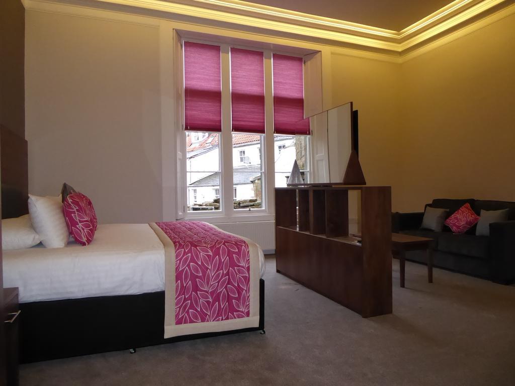 Court Residence Aparthotel Linlithgow Esterno foto