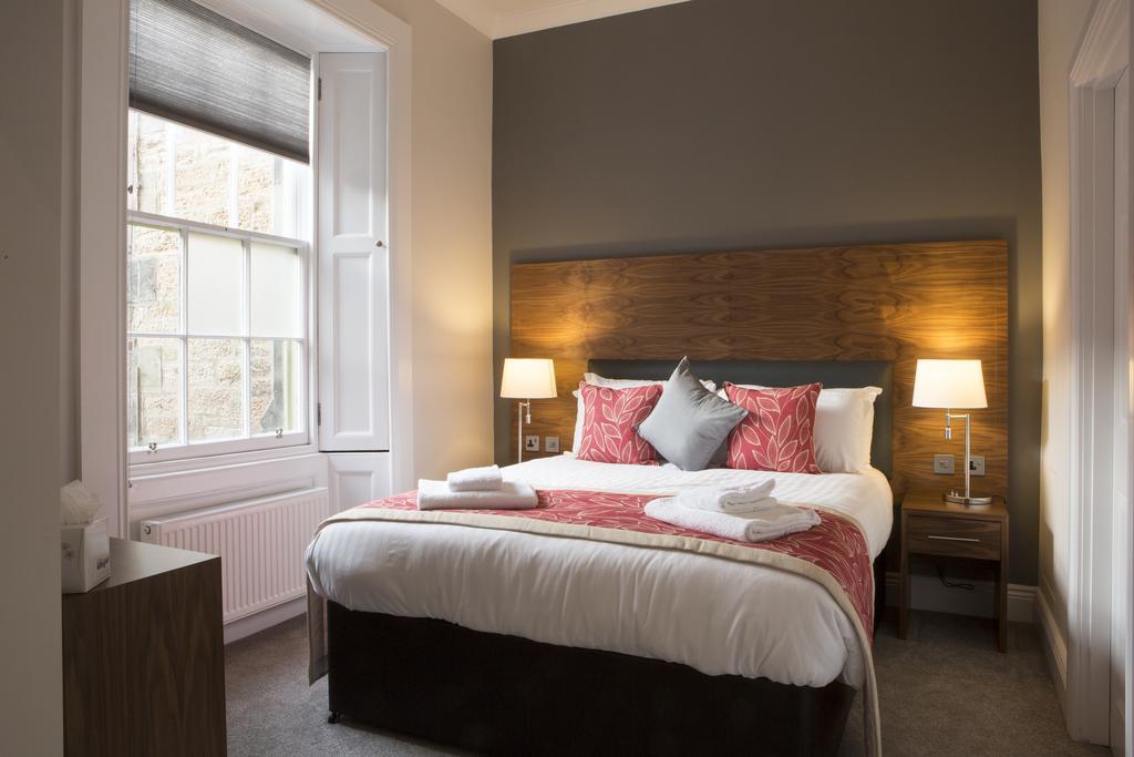 Court Residence Aparthotel Linlithgow Esterno foto