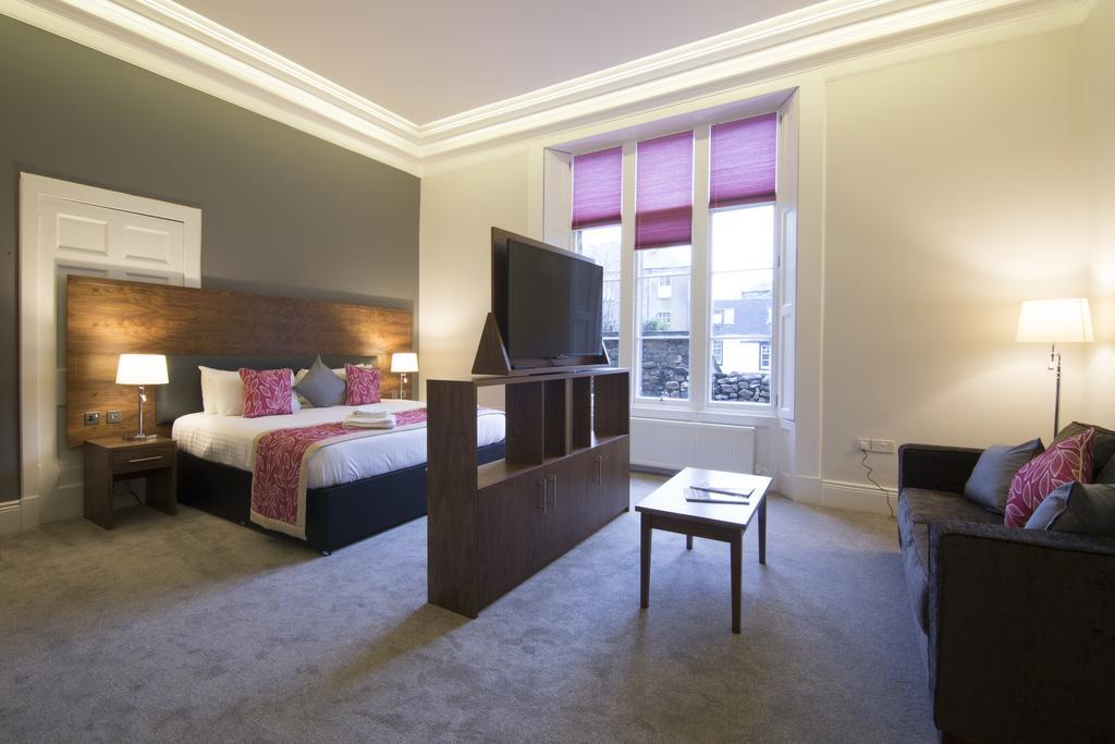 Court Residence Aparthotel Linlithgow Esterno foto