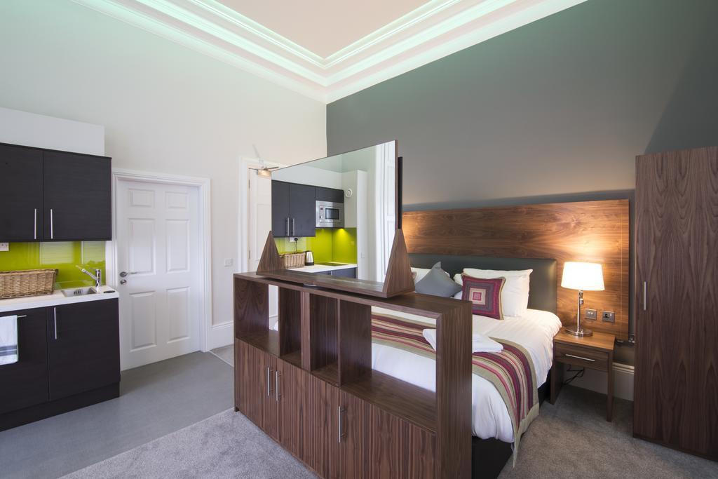 Court Residence Aparthotel Linlithgow Esterno foto