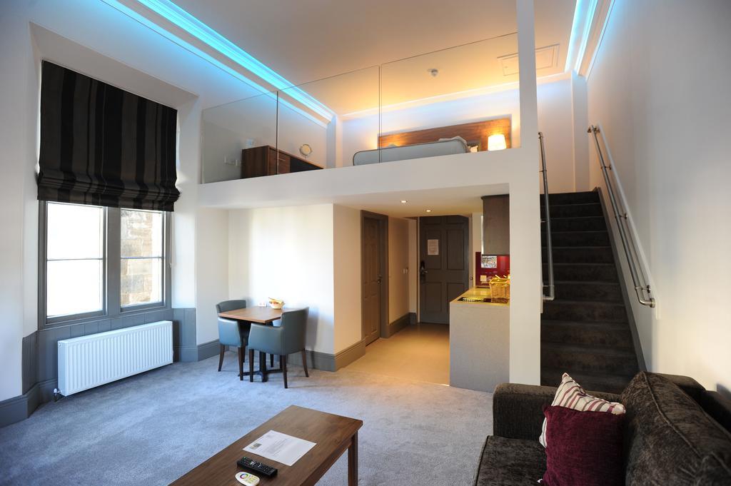 Court Residence Aparthotel Linlithgow Esterno foto